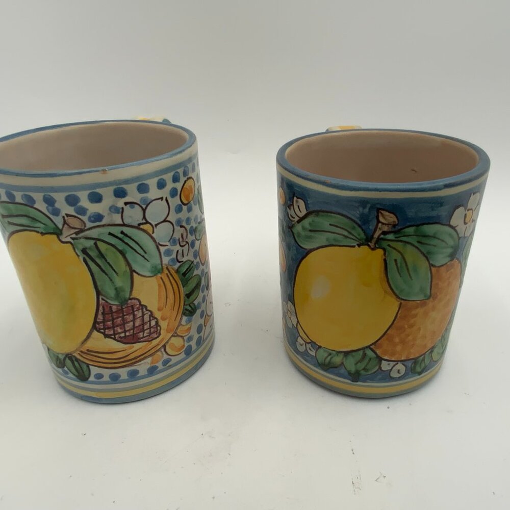 2 Vintage Migliore Caltagirone Italian Pottery Mugs w/ Lemons - Picture 6 of 7